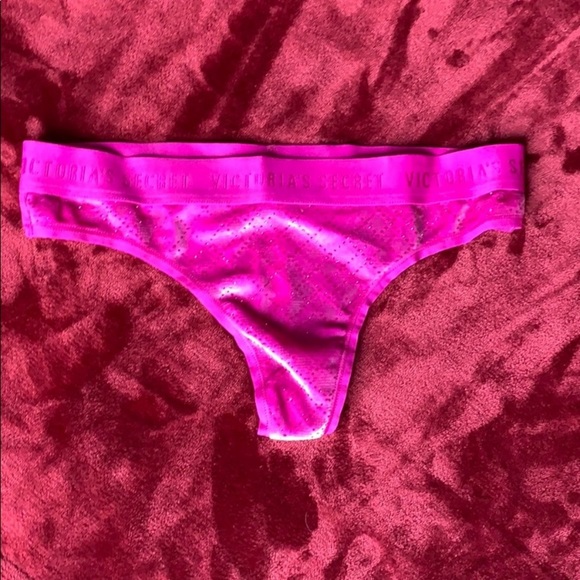 Hot pink Victoria secret panties - Picture 2 of 5